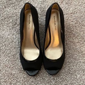 Bandolino black wedges